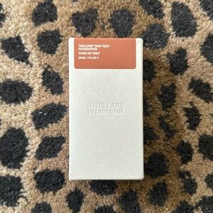 HAUS LABS TRICLONE SKIN TECH FOUNDATION shade 400 medium deep warm